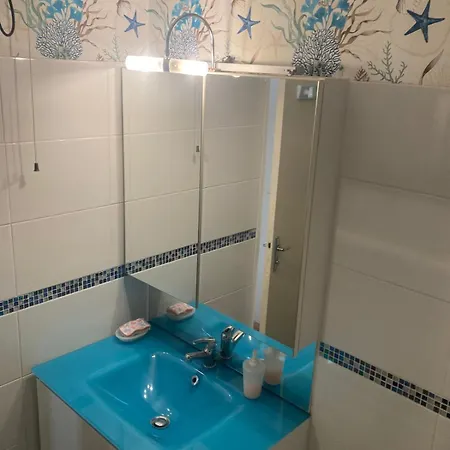 Avec Terrasse Et Jardin Privatif דירה קאבורג